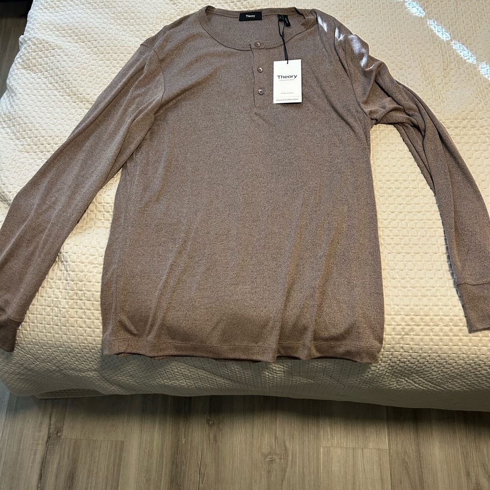 New with tags. Large theory quarter button sweater. Never worn